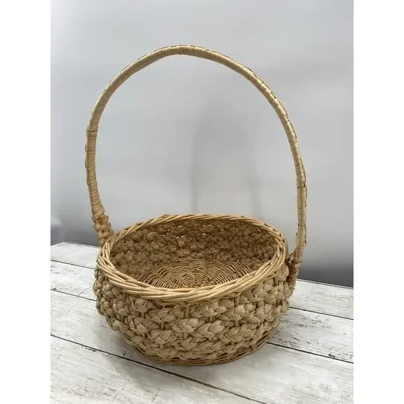Vintage Large Round Bamboo Wicker Rattan Storage Basket in Natural W/Handle - Picture 8 of 11
